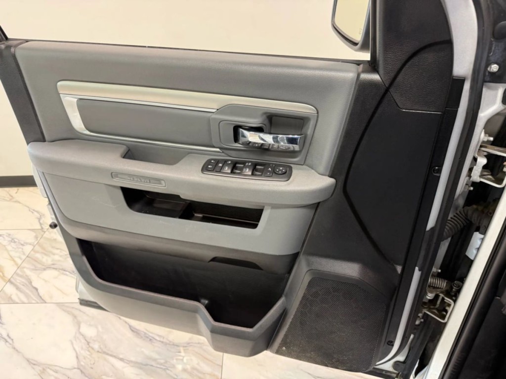 2019 RAM 1500 Image 12