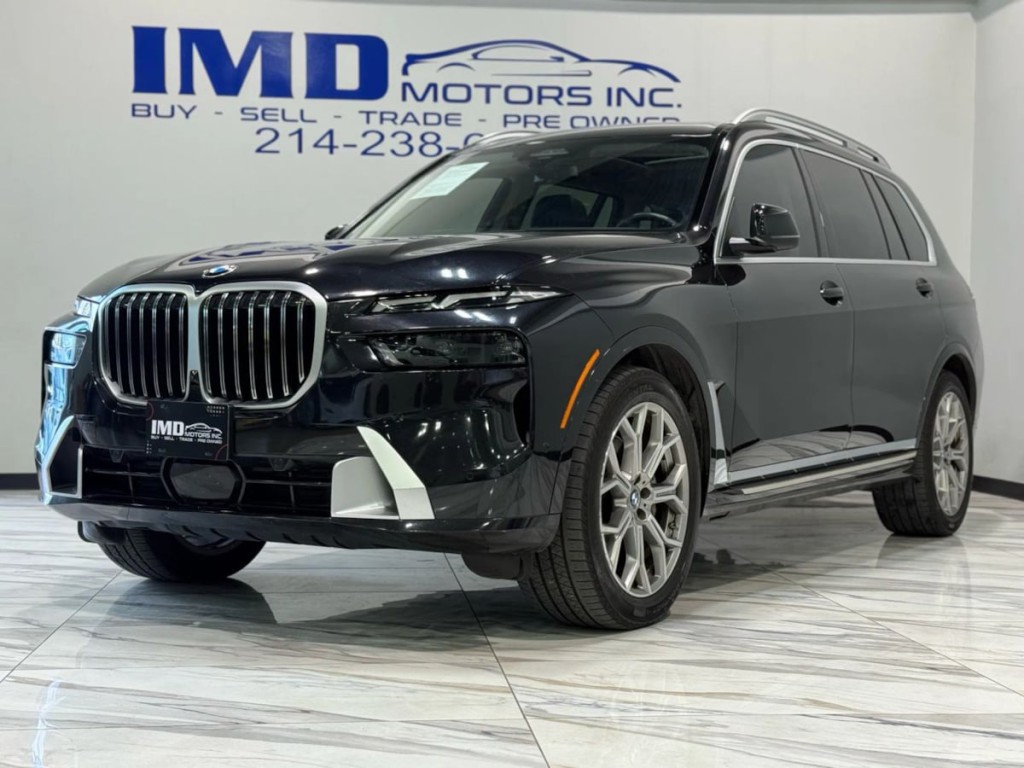 2023 BMW X7 Image 2