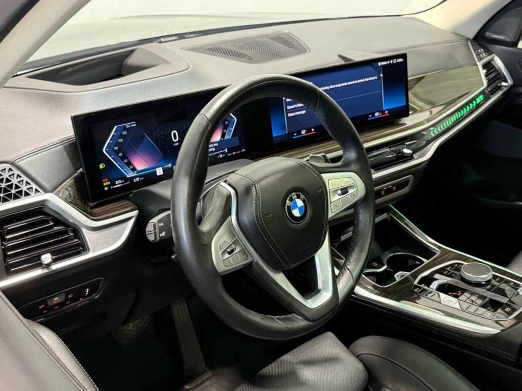 2023 BMW X7 Image 13