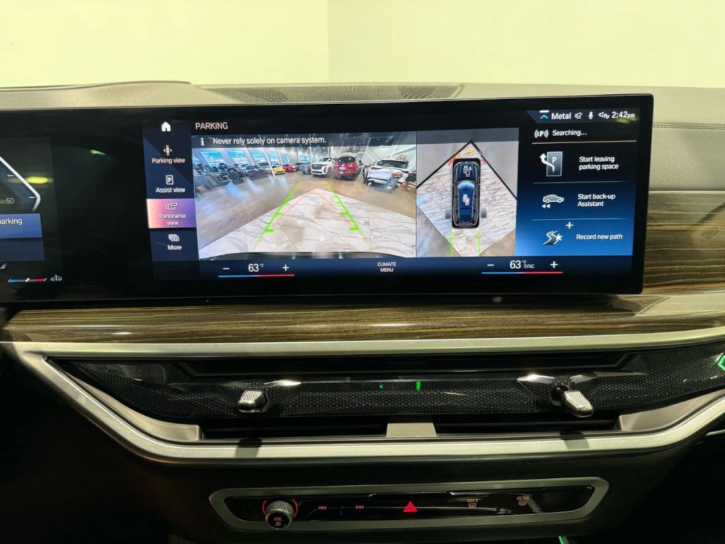 2023 BMW X7 Image 21