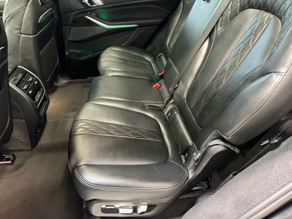 2023 BMW X7 Image 26