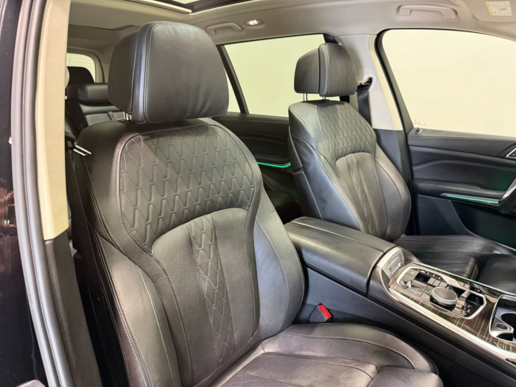 2023 BMW X7 Image 30