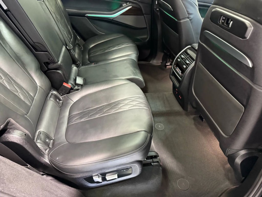 2023 BMW X7 Image 34