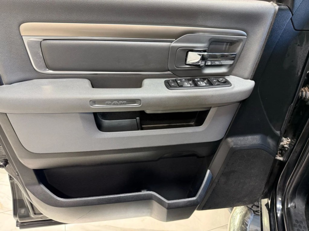 2017 RAM 1500 Image 11