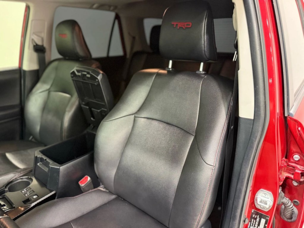 2020 Toyota 4Runner Image 25