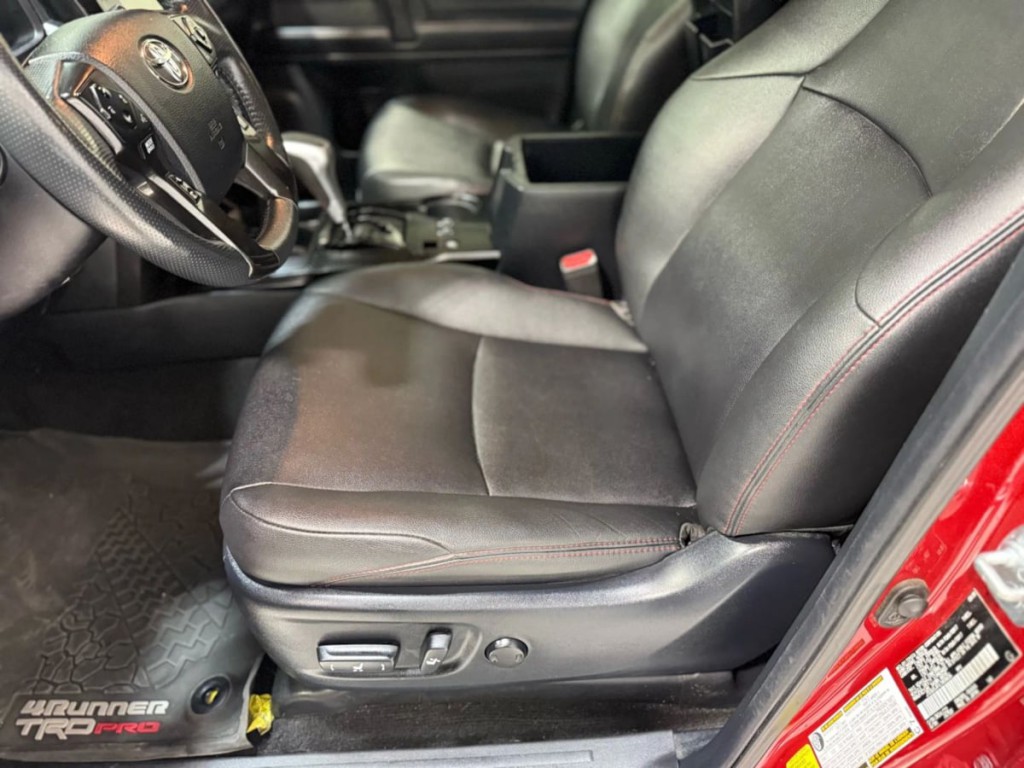 2020 Toyota 4Runner Image 26