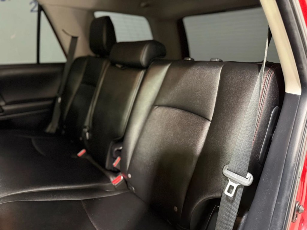 2020 Toyota 4Runner Image 28