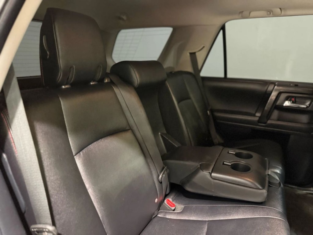 2020 Toyota 4Runner Image 34