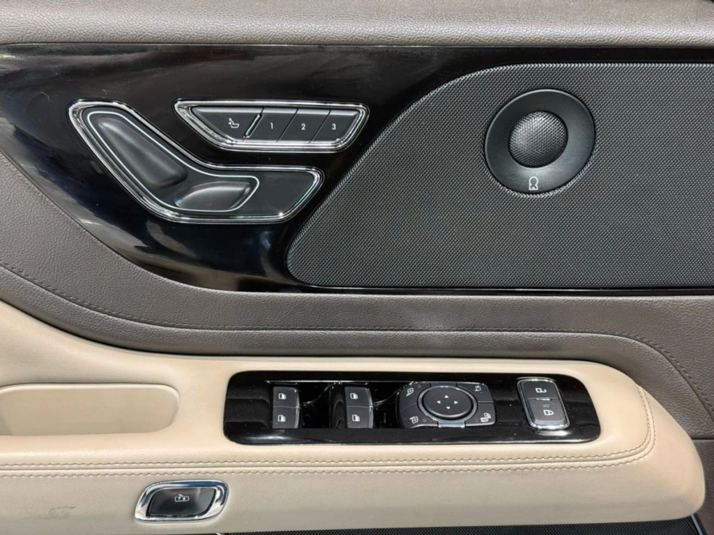 2022 Lincoln Aviator Image 13