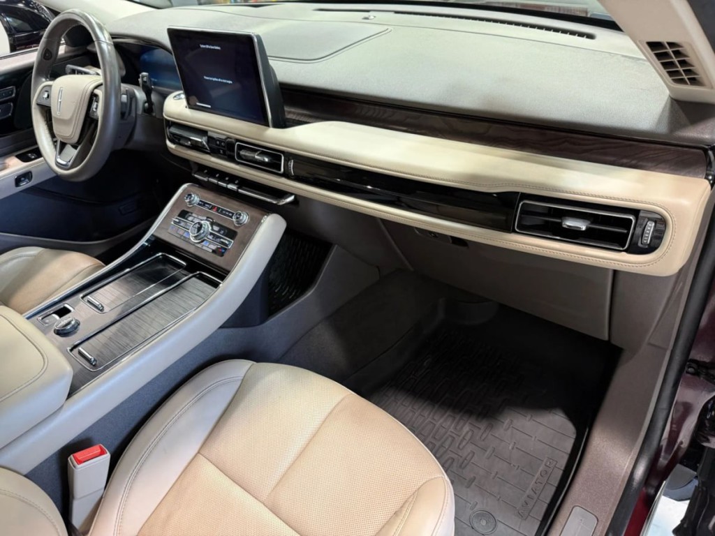 2022 Lincoln Aviator Image 28