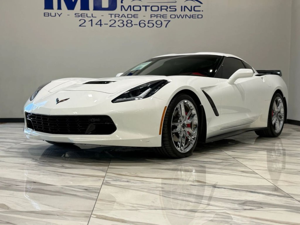 2016 Chevrolet Corvette Image 2