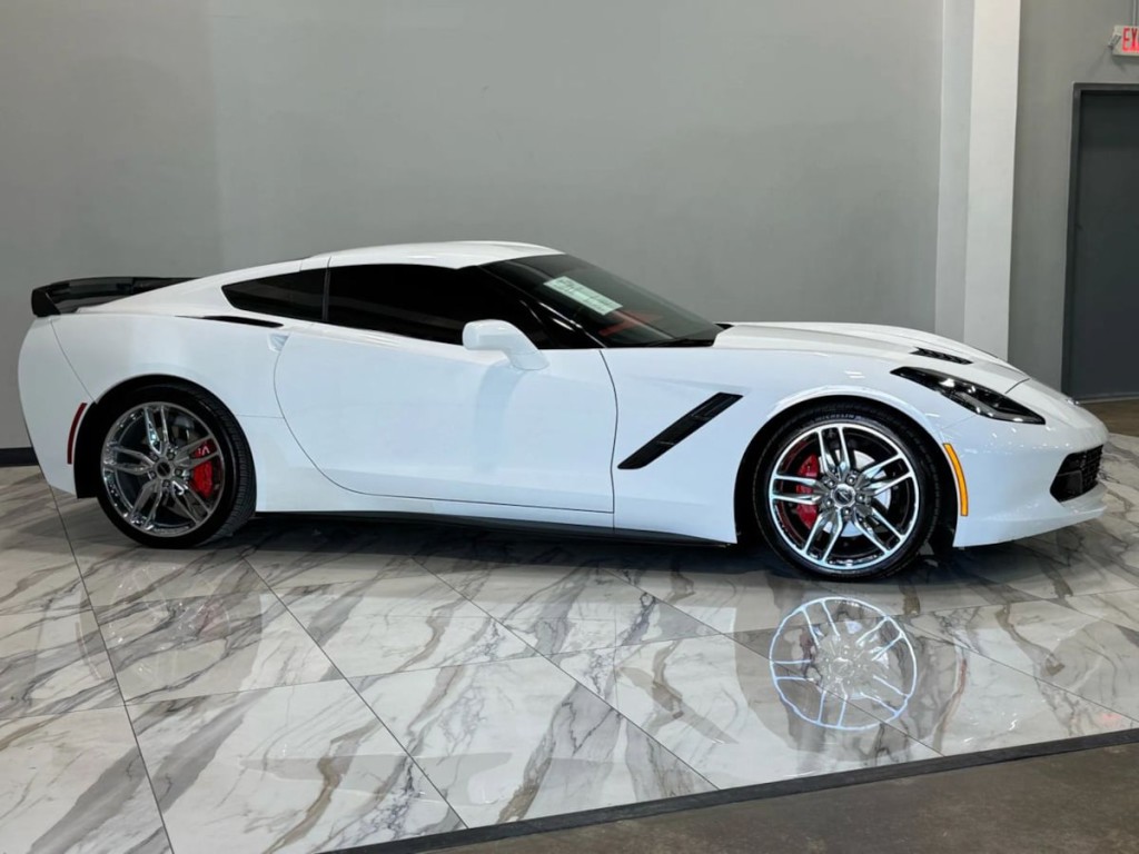 2016 Chevrolet Corvette Image 5