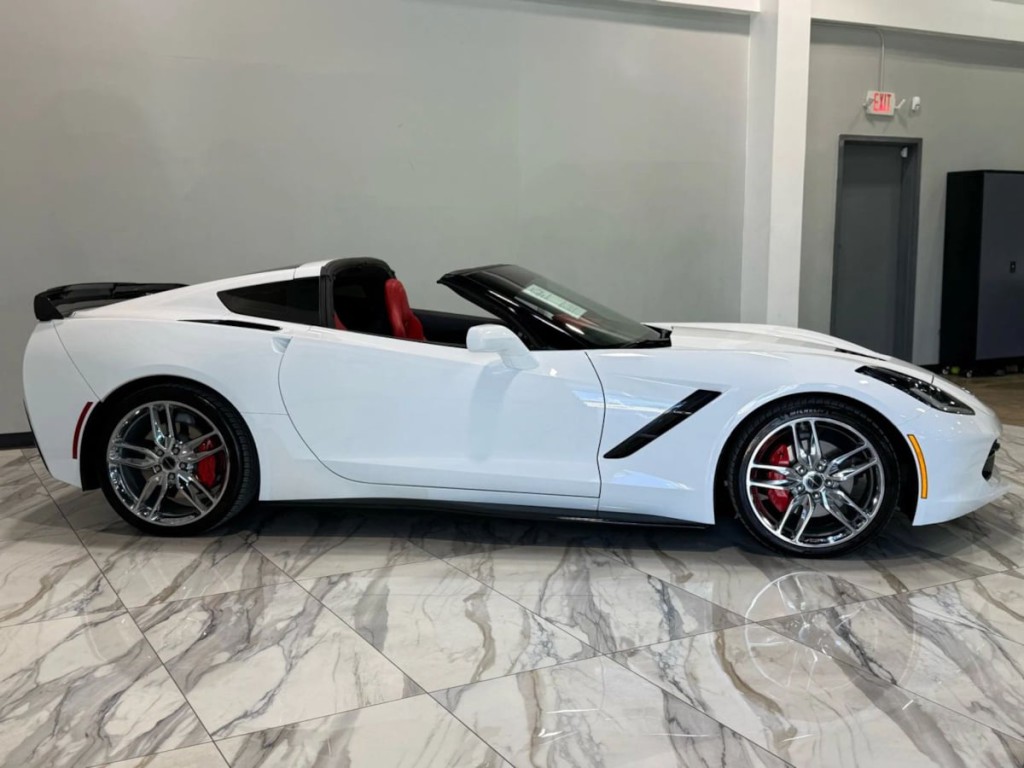 2016 Chevrolet Corvette Image 12