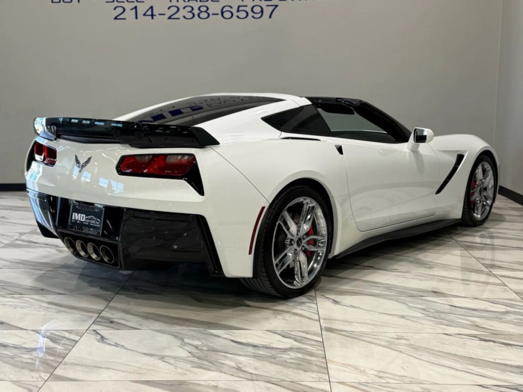 2016 Chevrolet Corvette Image 13