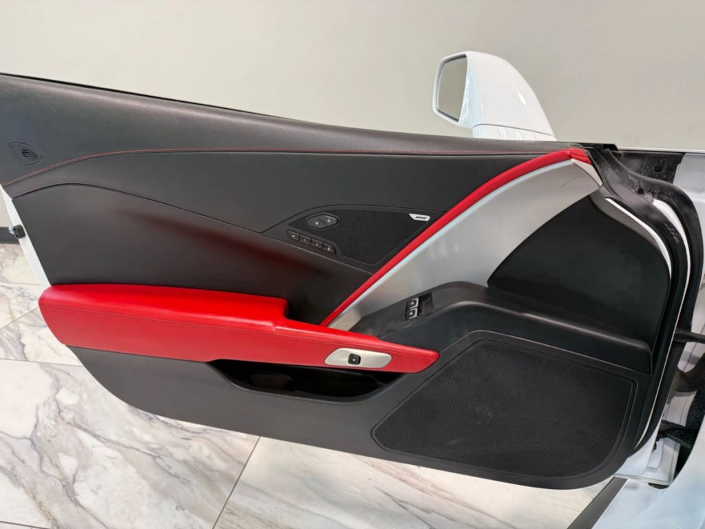 2016 Chevrolet Corvette Image 16