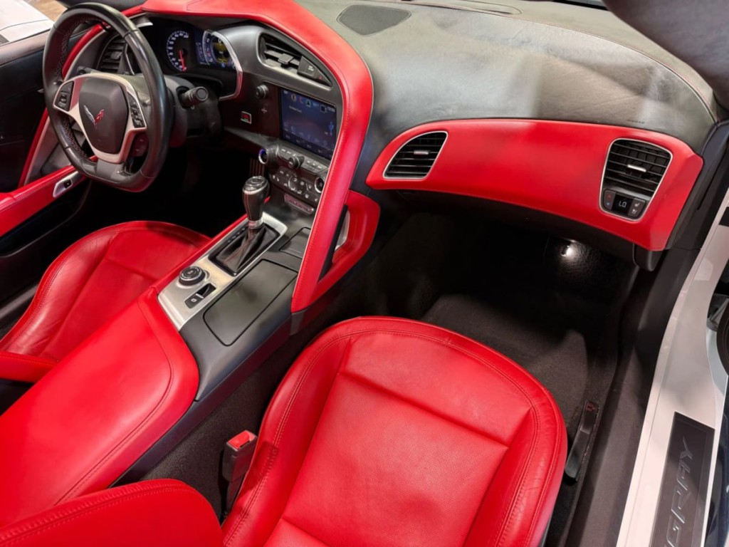 2016 Chevrolet Corvette Image 30