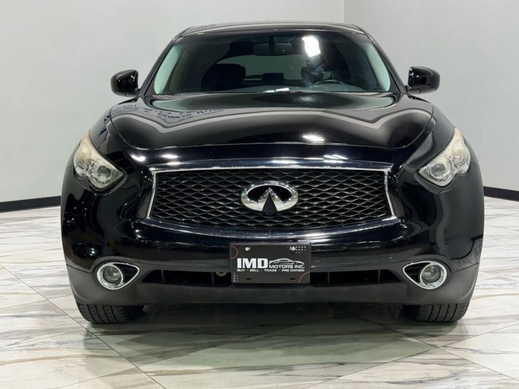 2017 INFINITI QX70 Image 3