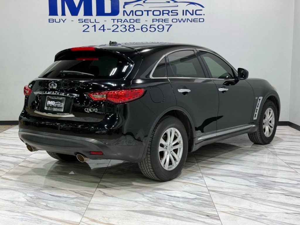 2017 INFINITI QX70 Image 6