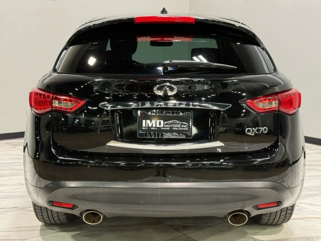 2017 INFINITI QX70 Image 7