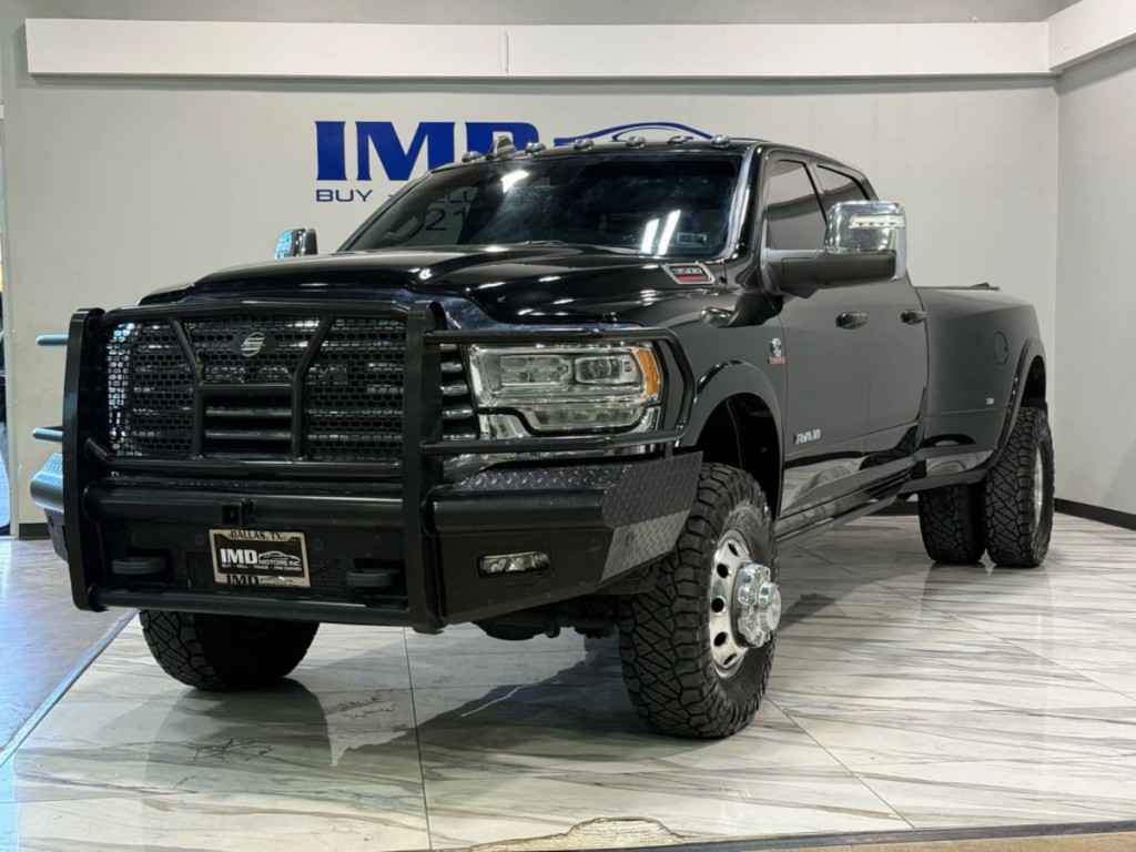 2024 RAM 3500 Image 2