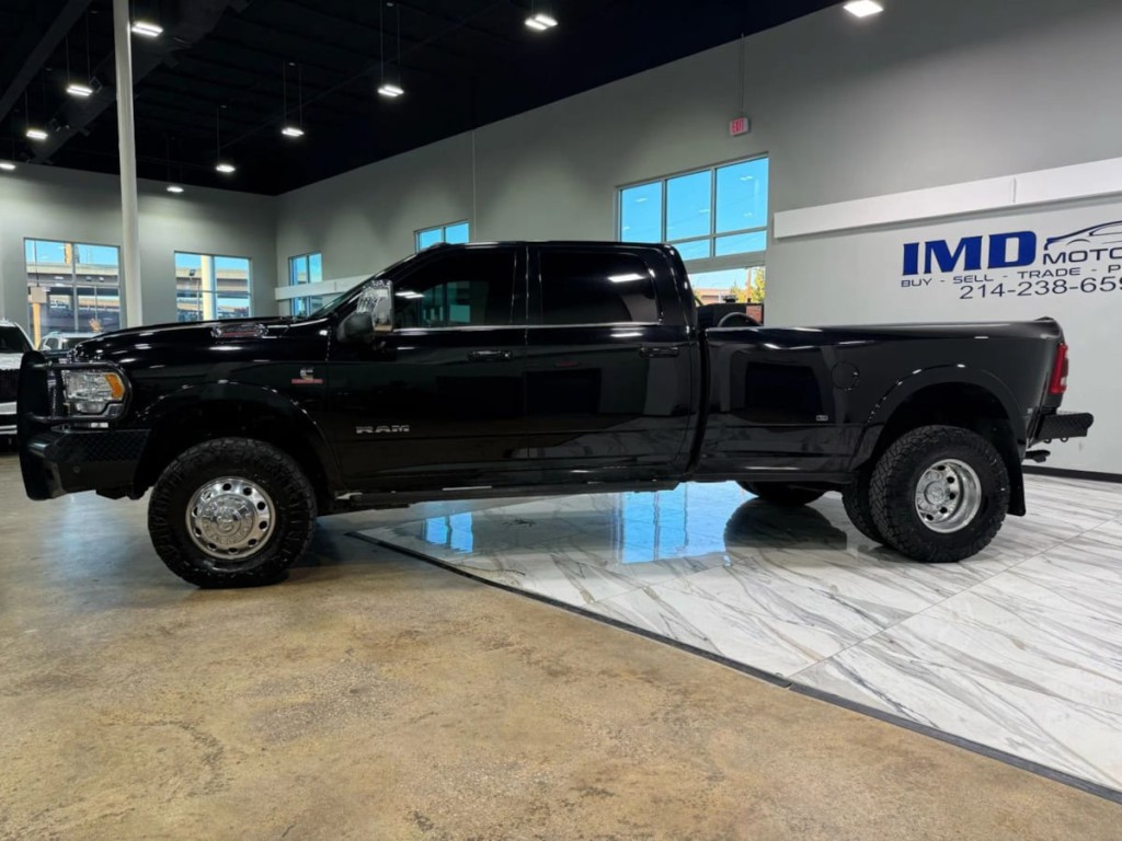 2024 RAM 3500 Image 11