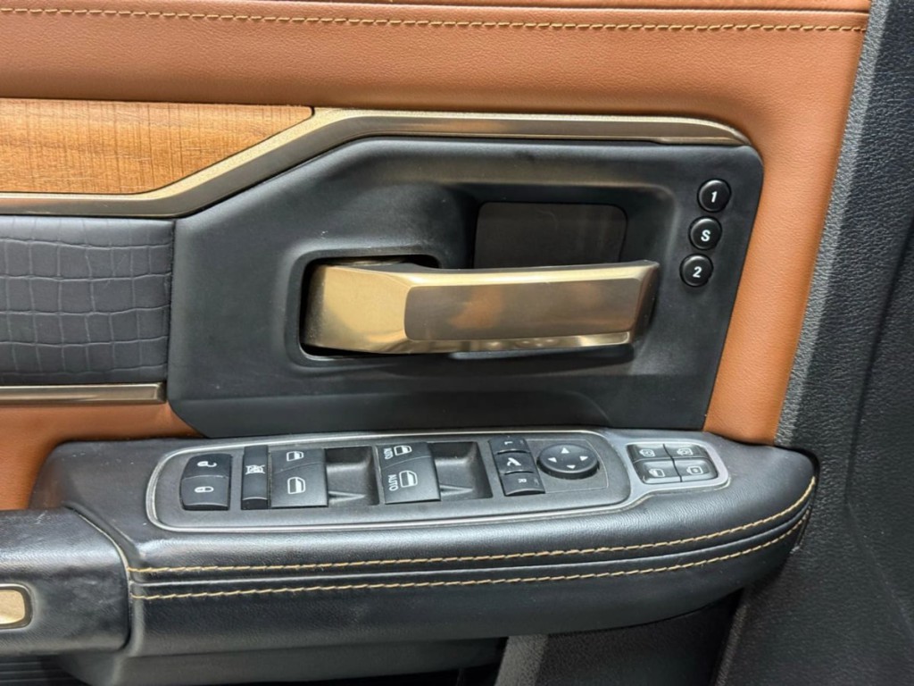 2024 RAM 3500 Image 22