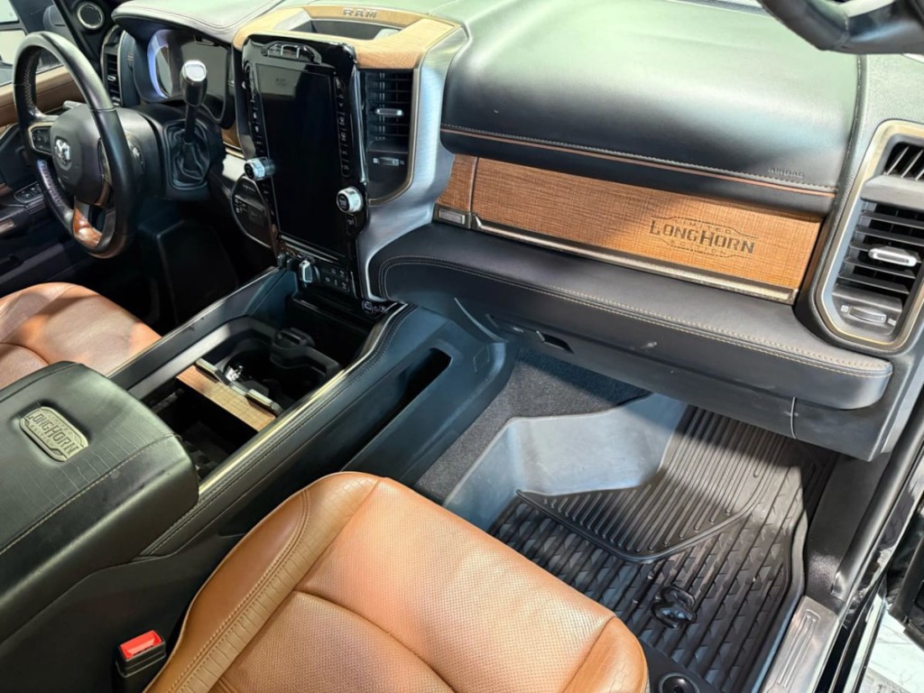 2024 RAM 3500 Image 28