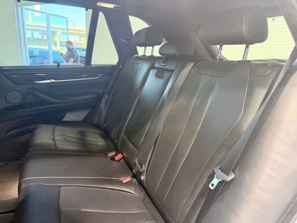 2017 BMW X5 Image 30