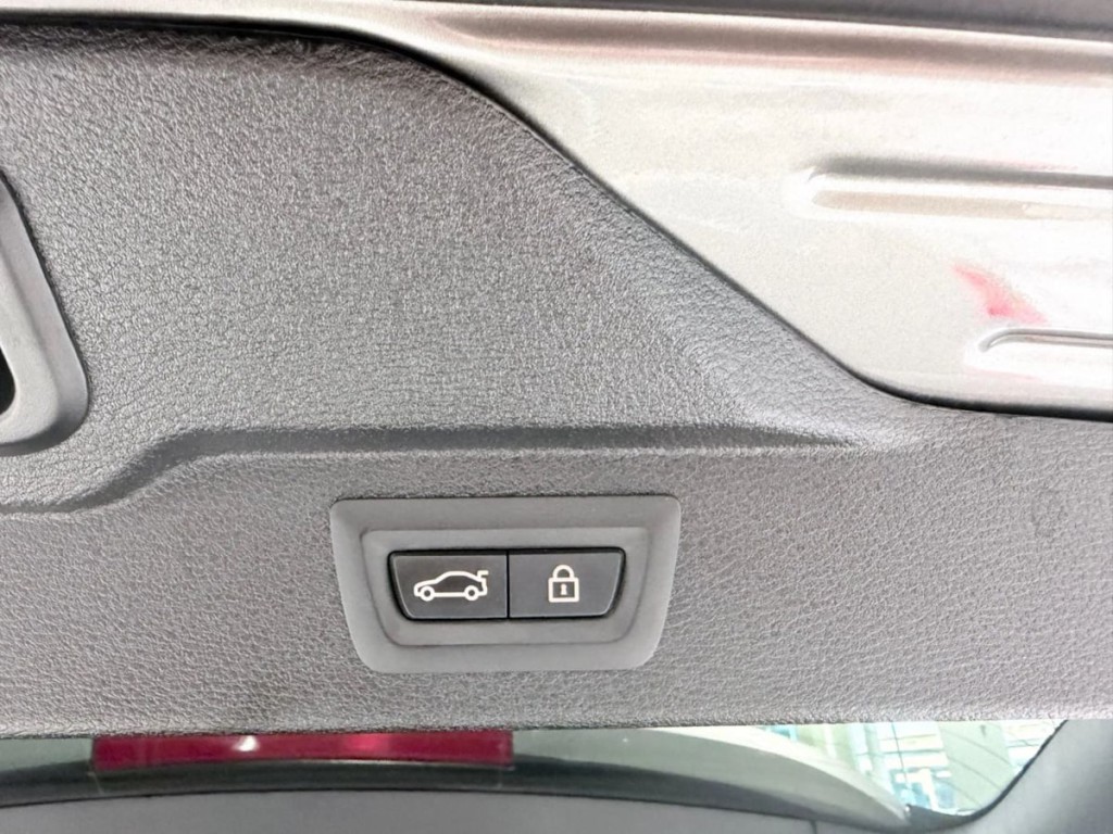 2017 BMW X5 Image 33