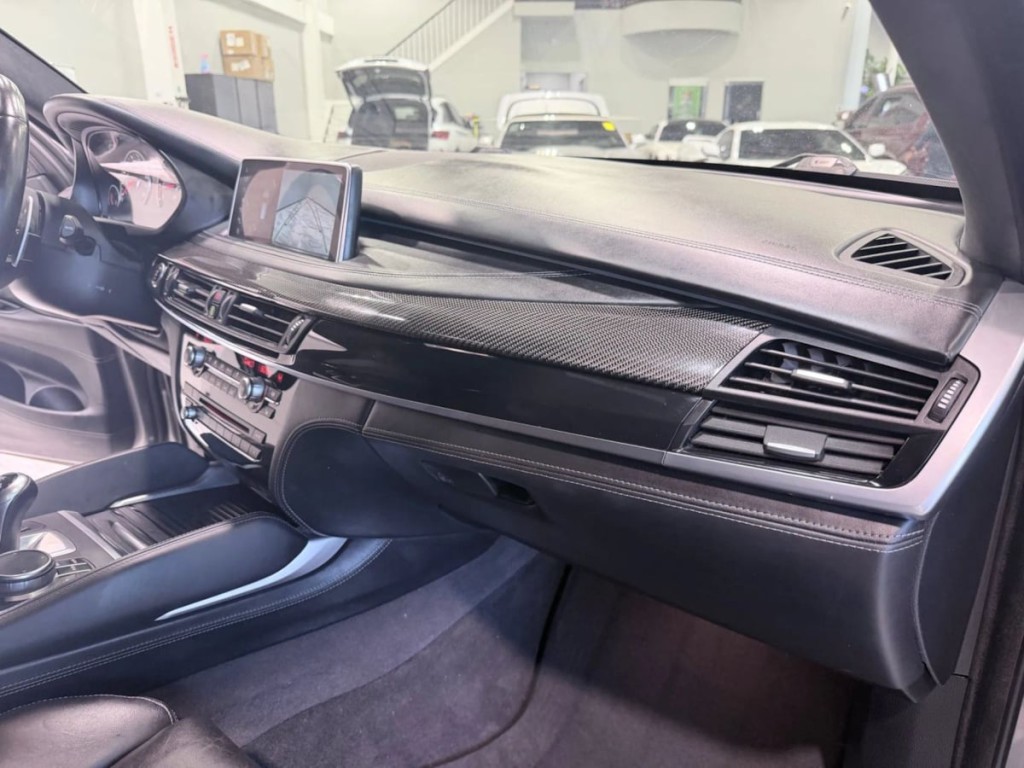 2017 BMW X5 Image 40