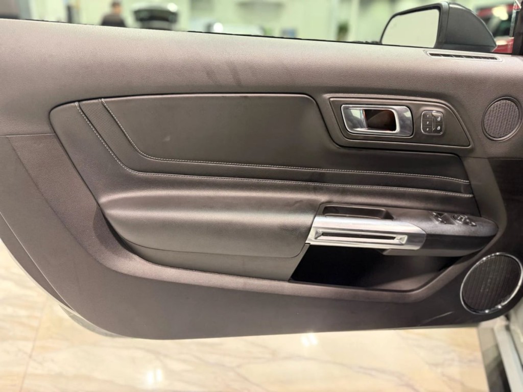 2021 Ford Mustang Image 22