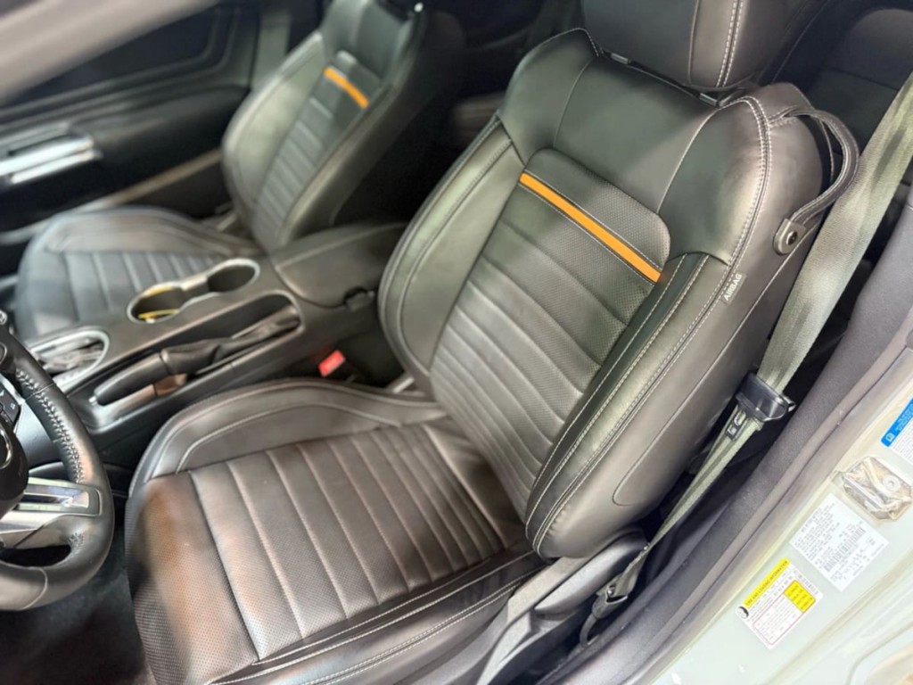 2021 Ford Mustang Image 25