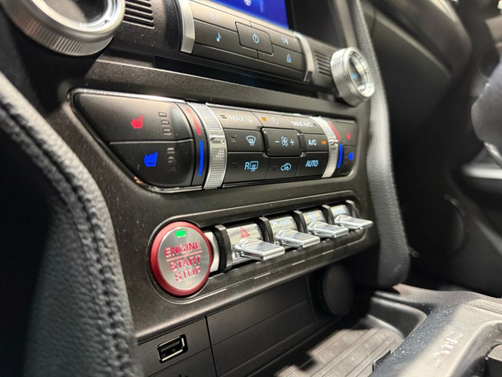 2021 Ford Mustang Image 38