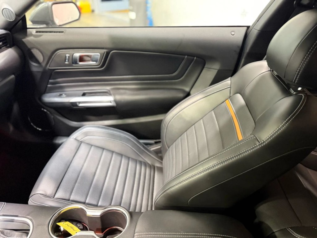 2021 Ford Mustang Image 39