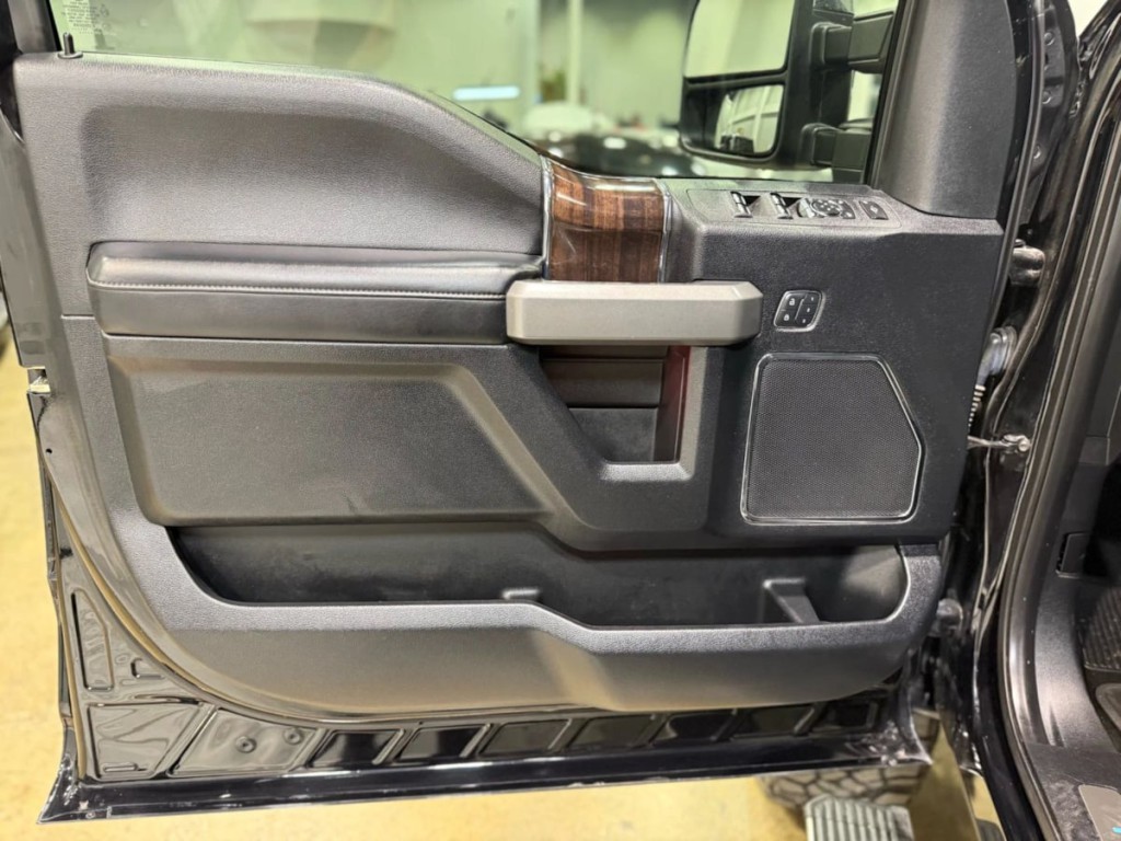 2017 Ford F-250 Image 21