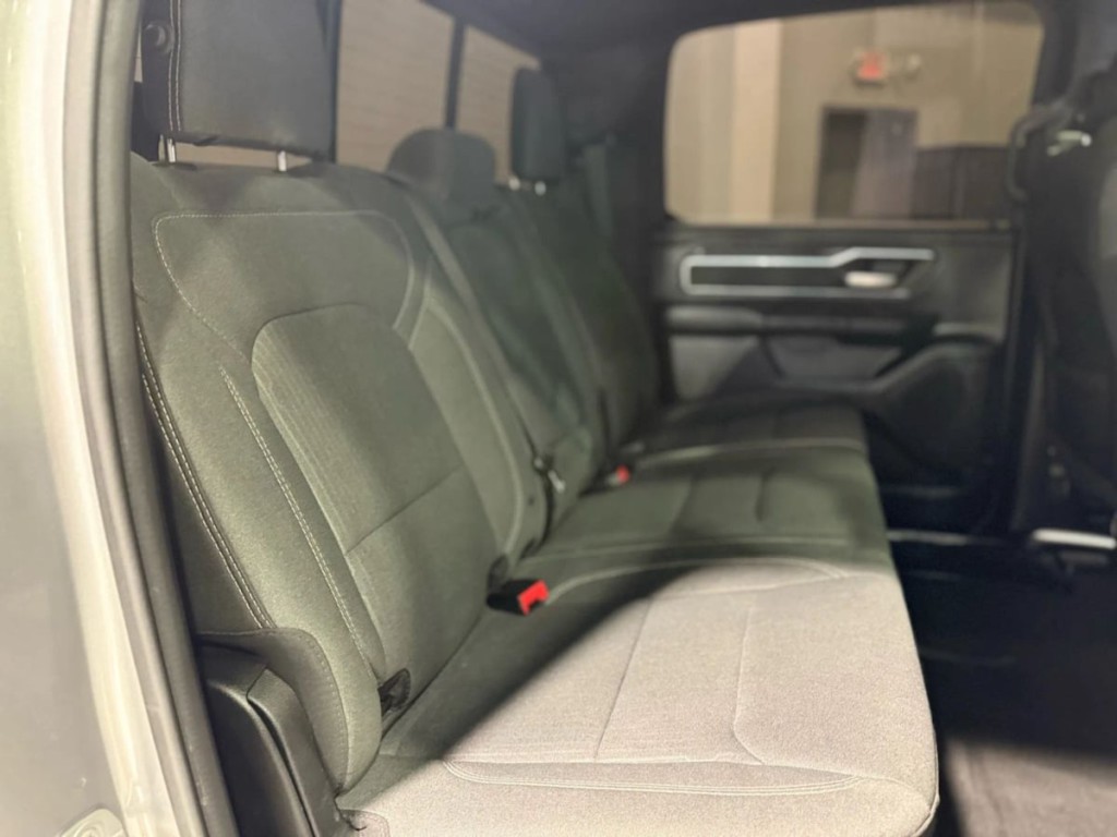 2022 RAM 1500 Image 38