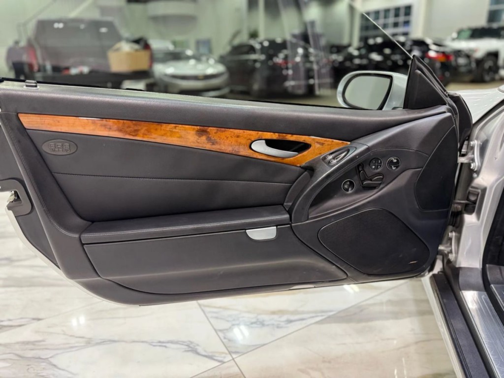 2008 Mercedes-Benz SL-Class Image 15
