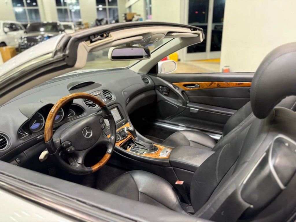 2008 Mercedes-Benz SL-Class Image 22
