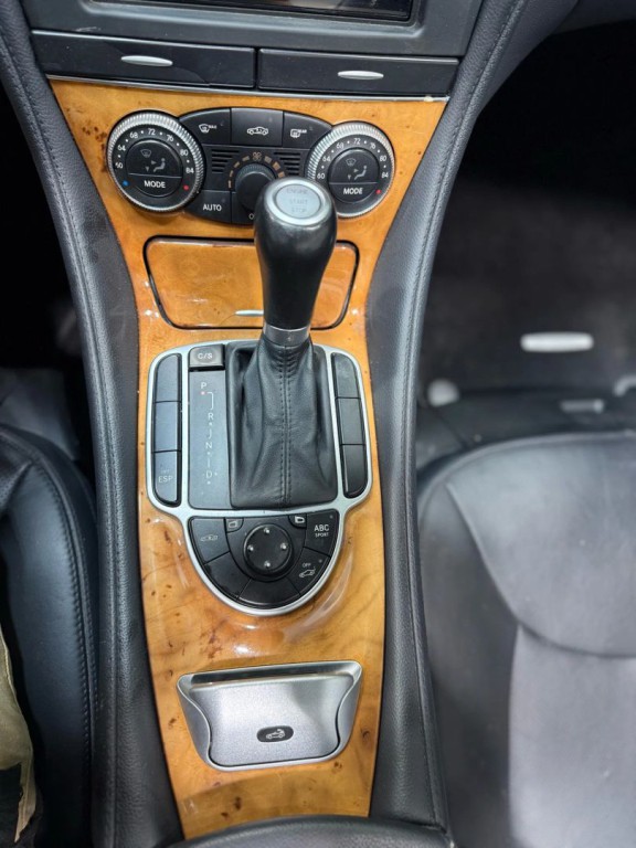 2008 Mercedes-Benz SL-Class Image 25