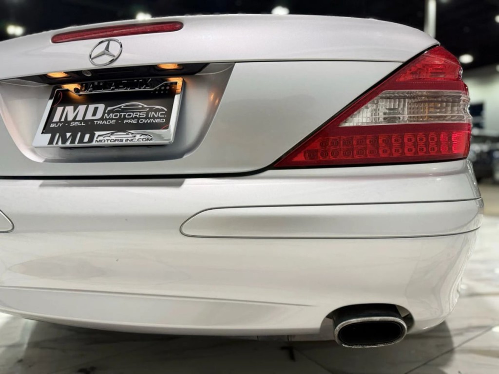 2008 Mercedes-Benz SL-Class Image 11