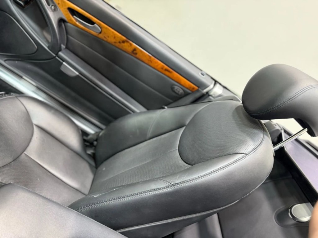 2008 Mercedes-Benz SL-Class Image 30