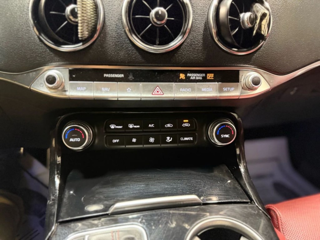 2022 Kia Stinger Image 30