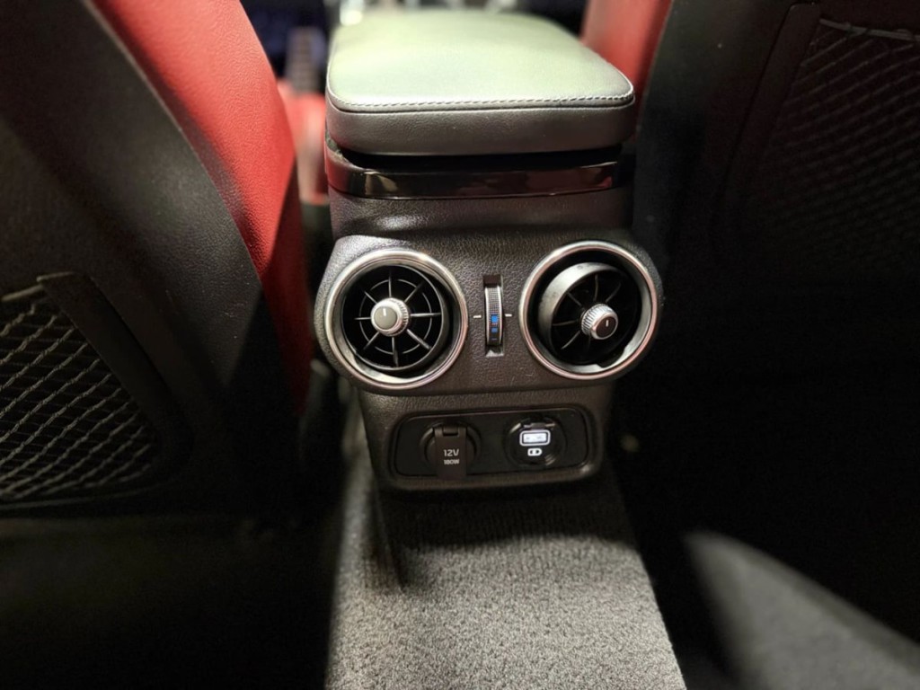 2022 Kia Stinger Image 39