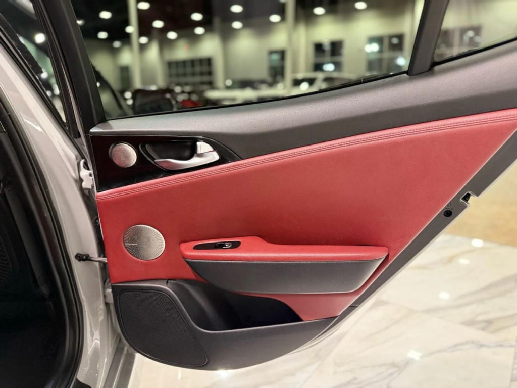 2022 Kia Stinger Image 42