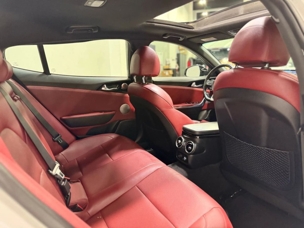 2022 Kia Stinger Image 43