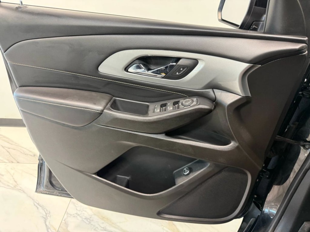 2021 Chevrolet Traverse Image 11