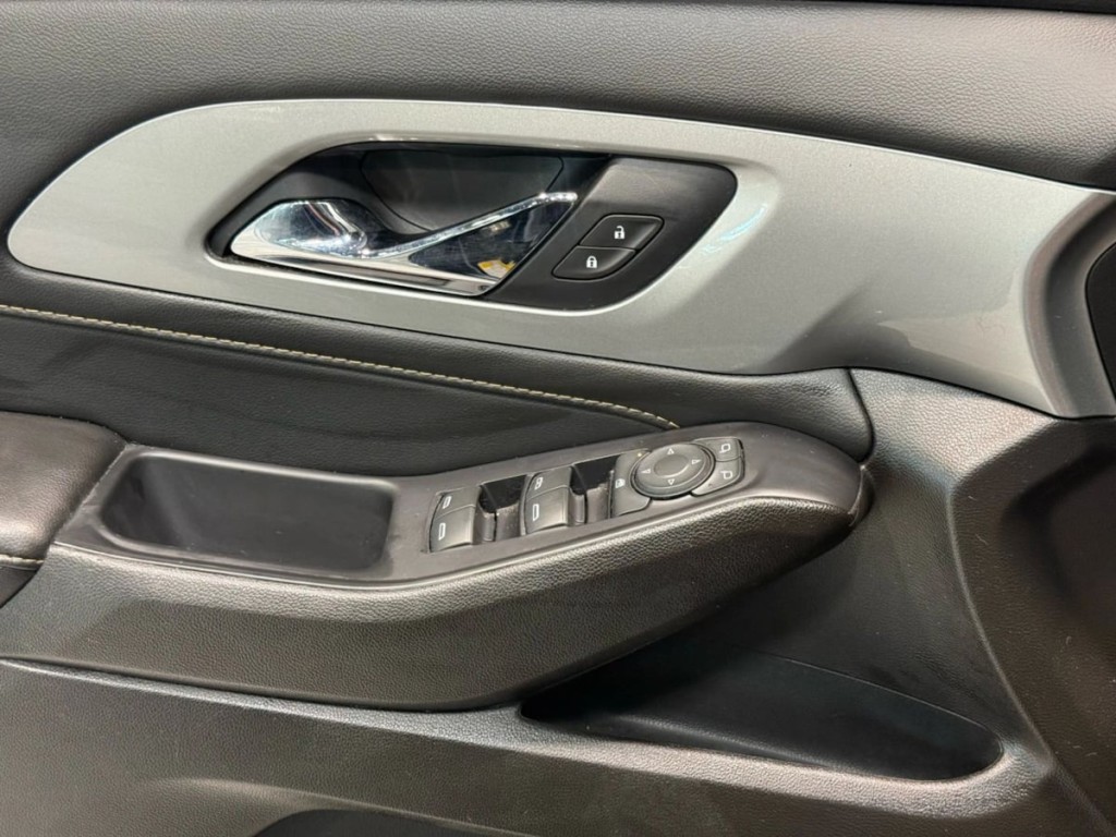 2021 Chevrolet Traverse Image 12