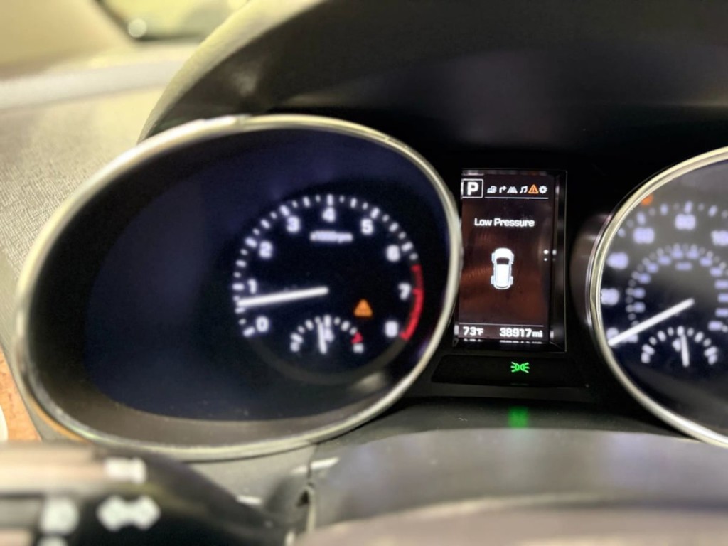 2017 Hyundai Santa Fe Image 20