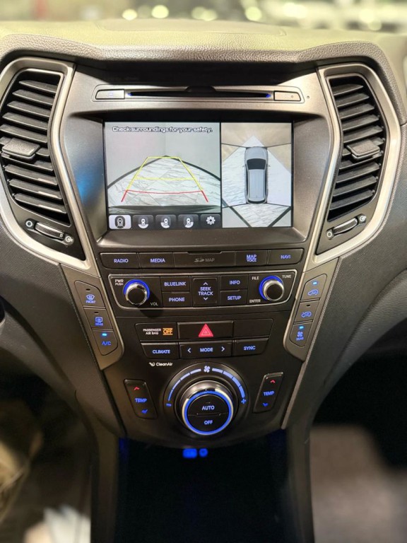 2017 Hyundai Santa Fe Image 26