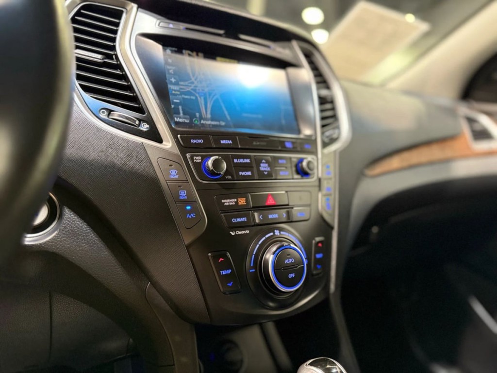 2017 Hyundai Santa Fe Image 27